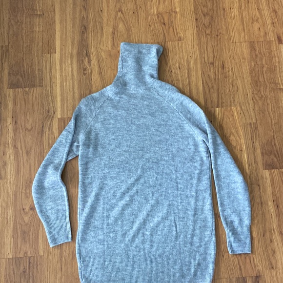 BNWT H&M gray turtle neck tunic - Picture 6 of 12